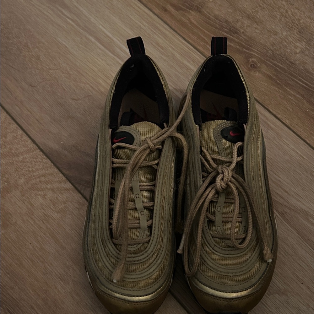 Nike Men's Metallic Gold Sneakers